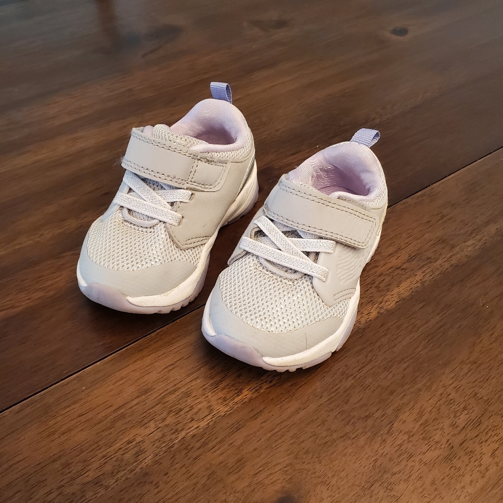 Size 5 Cat & Jack girl's tennis shoes